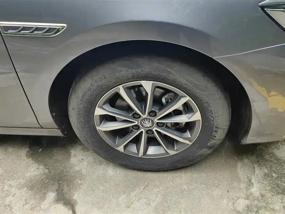 BYD Qin PLUS 2024 Glory Edition DM-i 55KM Leading фото 6
