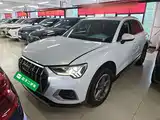 Photo 2 - Audi Q3