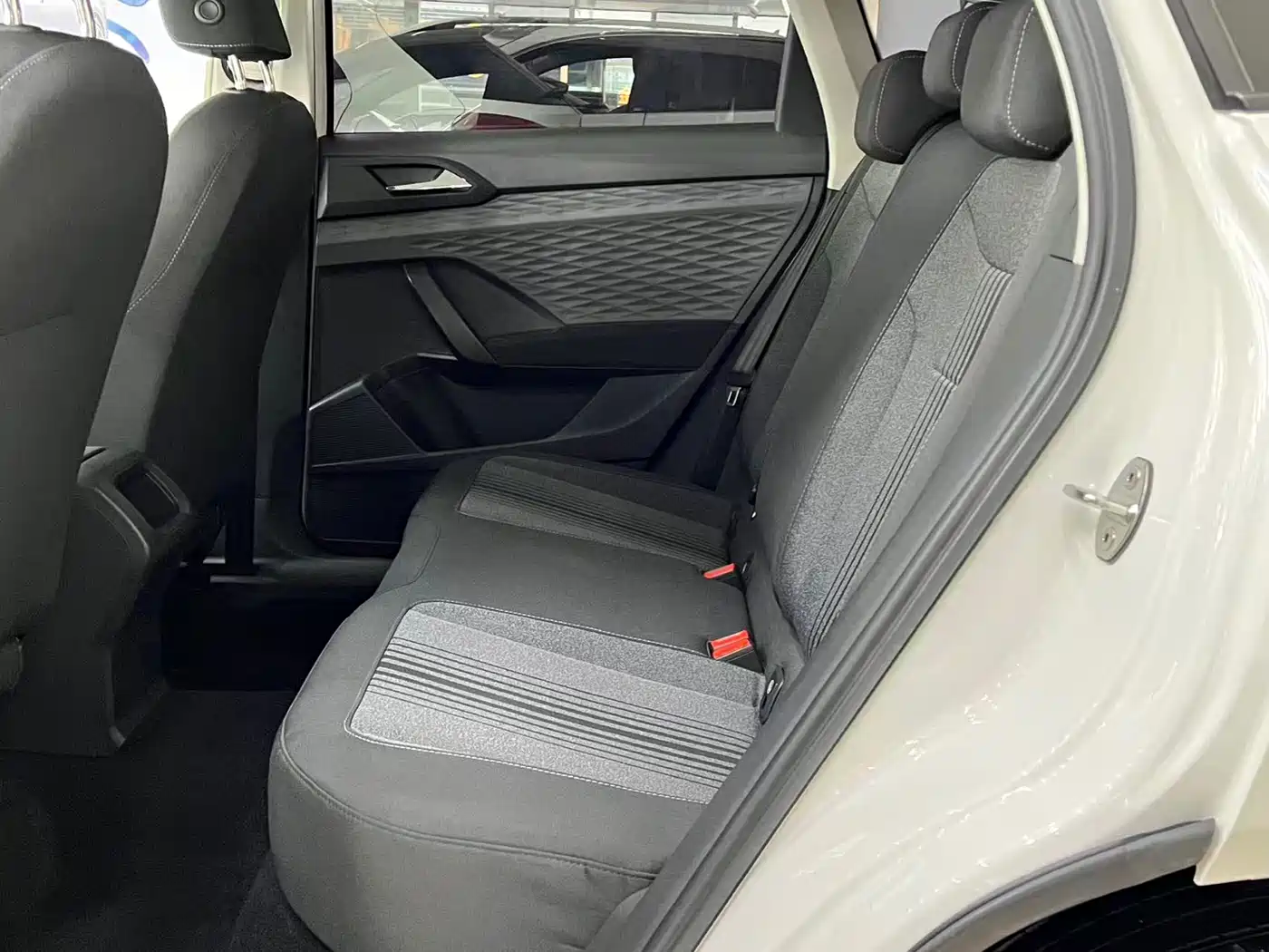Volkswagen Tharu 2021 Model 280TSI 2WD Trend Edition фото 12