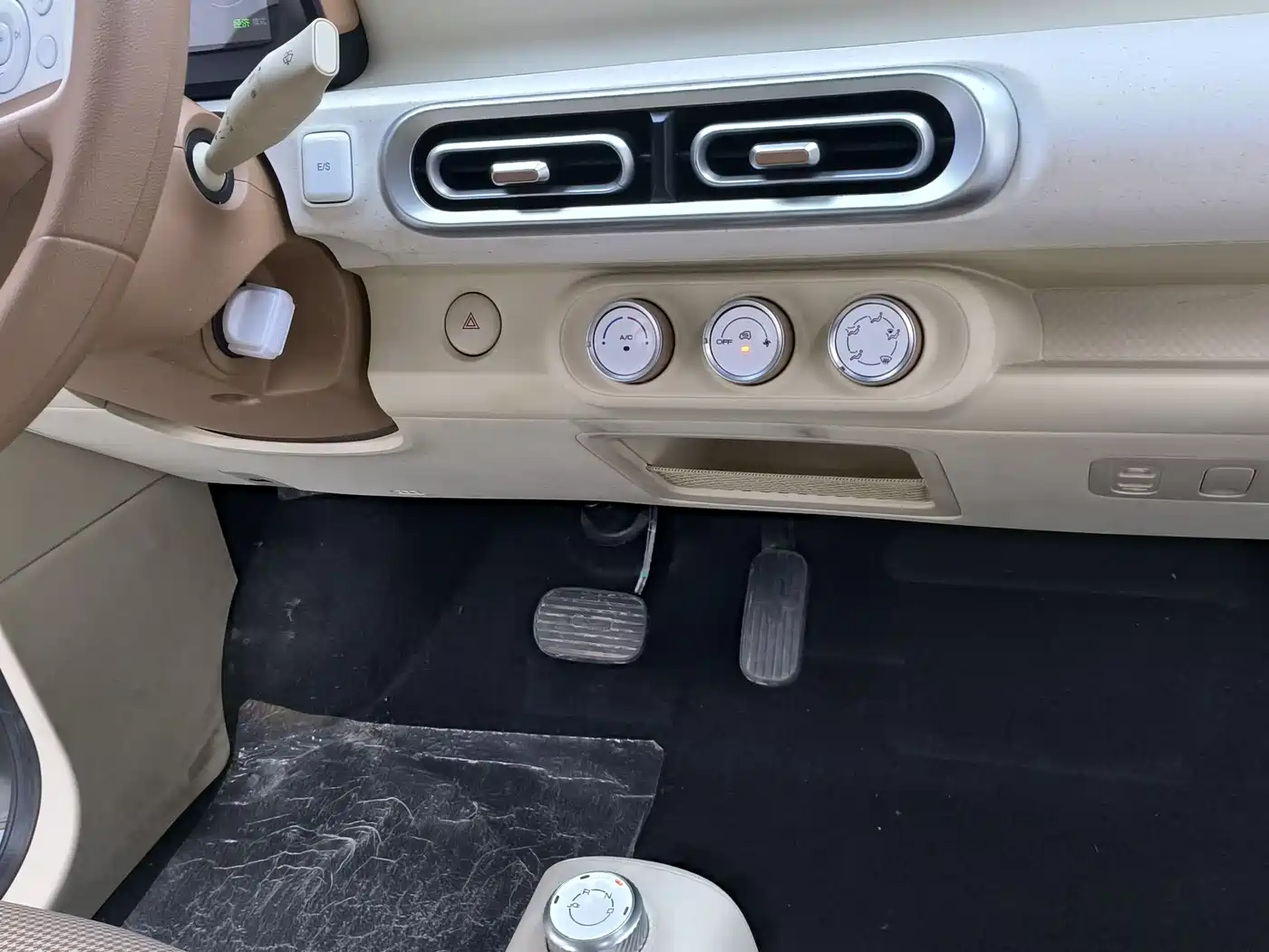 WULING AUTOMOBILE HONGGUANG MINIEV