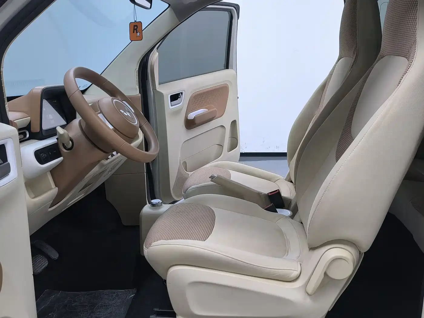 WULING AUTOMOBILE HONGGUANG MINIEV