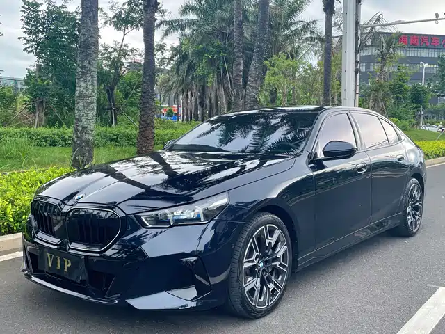BMW 5 Series 2025