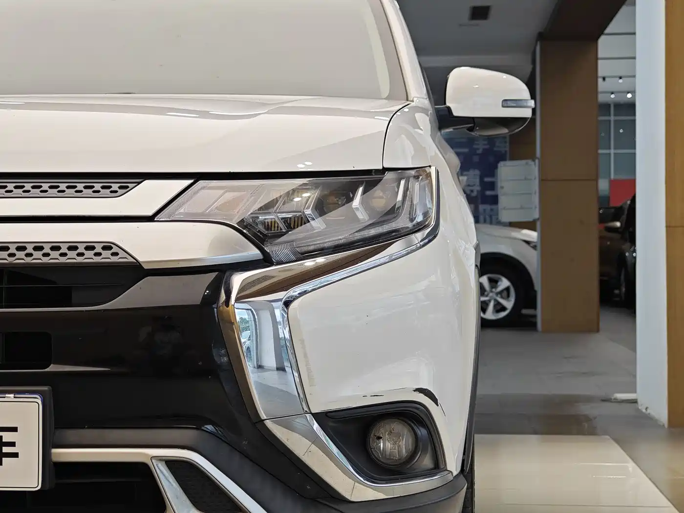 Mitsubishi Outlander 2019 2.4L 4WD Deluxe Edition 5-Seater China VI фото 2