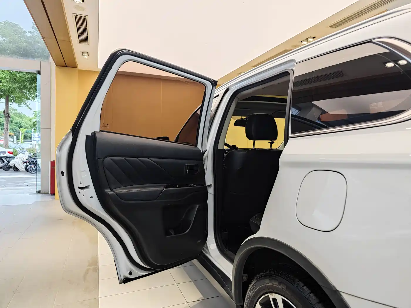 Mitsubishi Outlander 2019 2.4L 4WD Deluxe Edition 5-Seater China VI фото 22