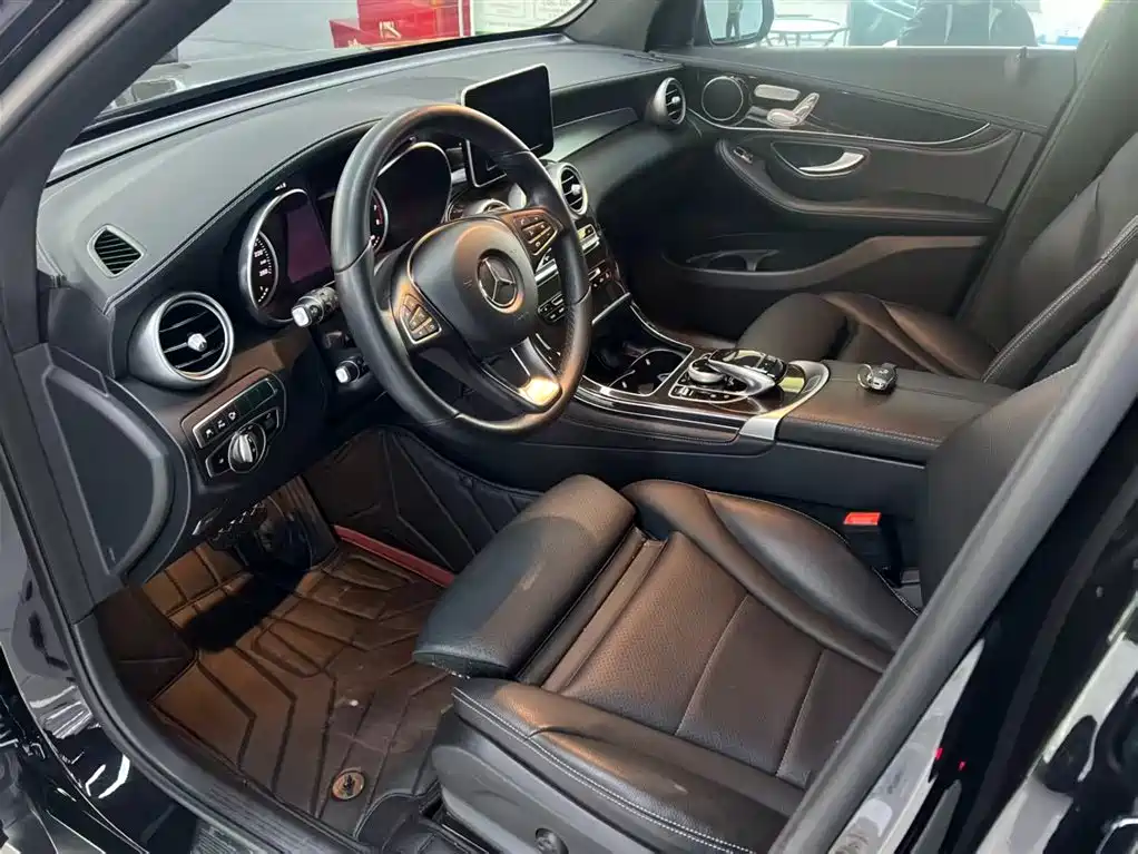 Mercedes-Benz GLC 2019 GLC 260 4MATIC Dynamic фото 5