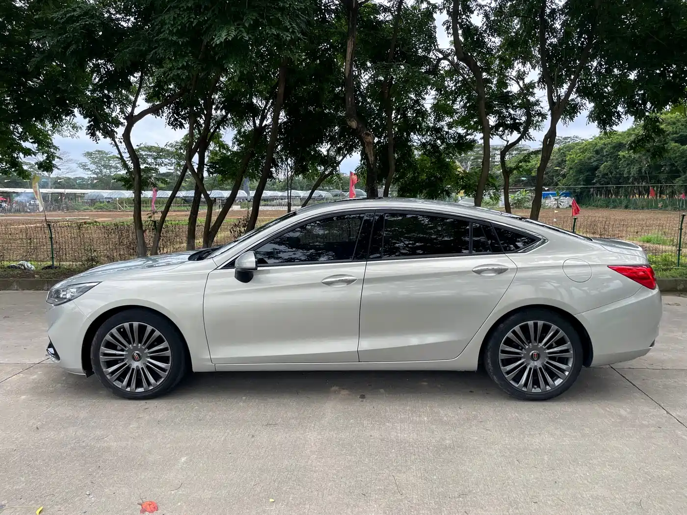 Hongqi H5 2020 1.8T Automatic Smart Connection Qi Rhythm Edition фото 22