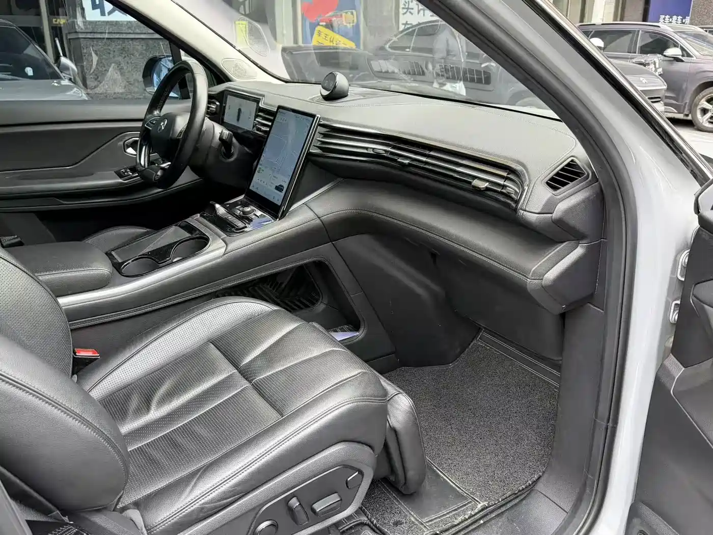 NIO ES8 2019 2018 355KM Base Model 7-Seater Version