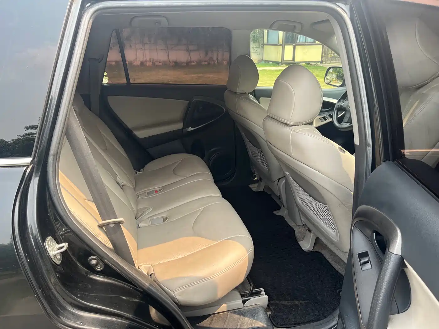 Toyota RAV4 Rongfang 2011 2.0L Automatic Classic Edition фото 8