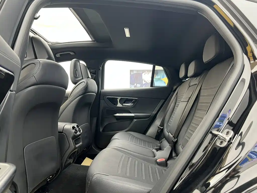 Mercedes-Benz GLC Coupe 2025 2025 GLC 260 4MATIC Coupe SUV