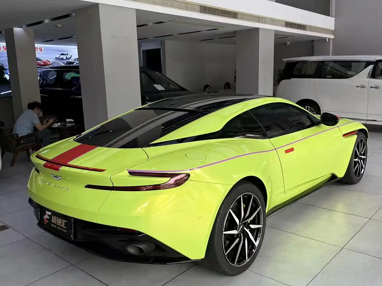 Aston Martin DB11 2019 2019 Model 4.0T V8 Coupe