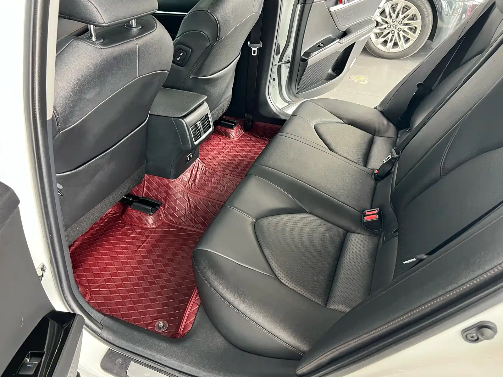 Фото 6 - Toyota Camry