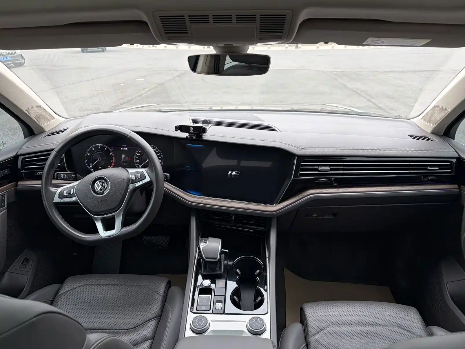 Фото 6 - Volkswagen Touareg