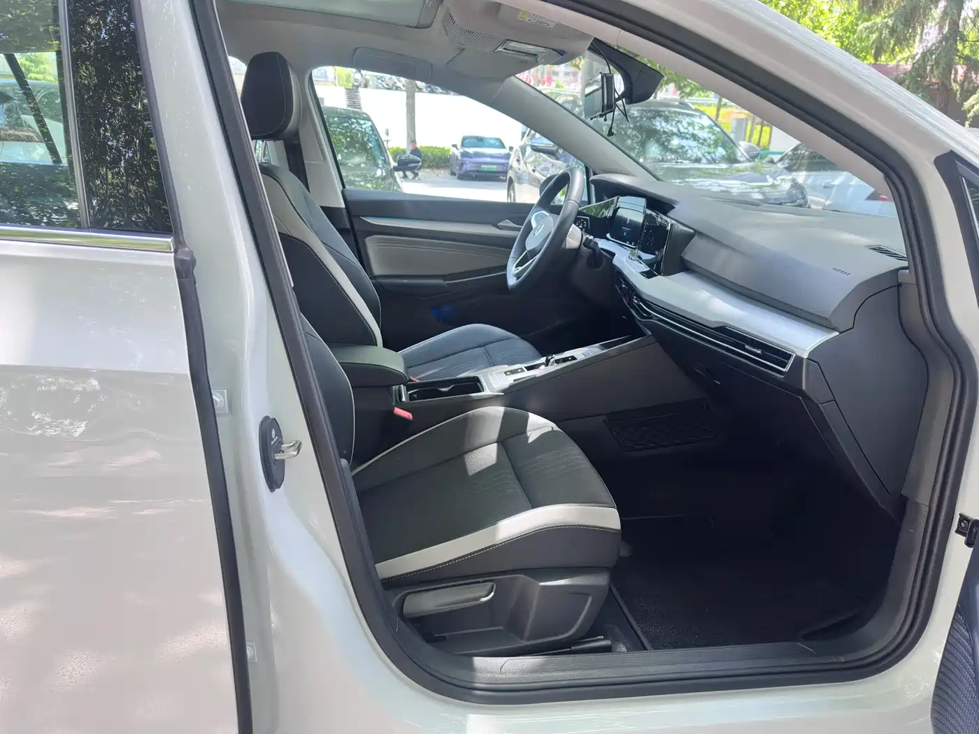 Volkswagen Golf 2023 280TSI DSG Pro фото 14