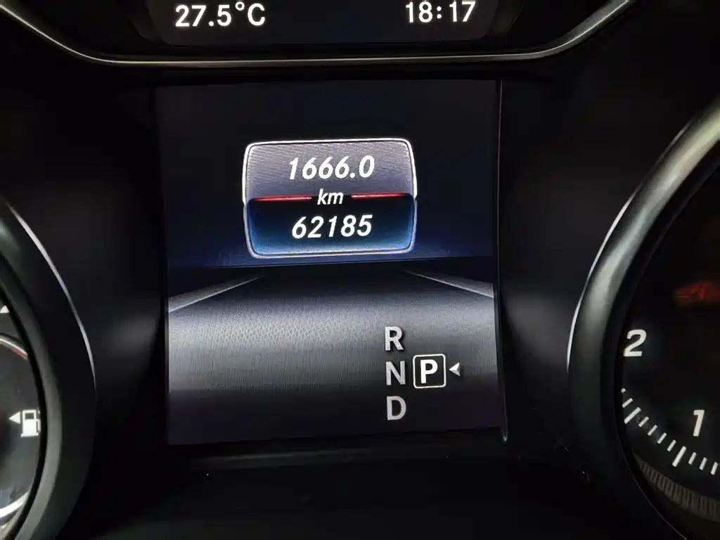 Mercedes-Benz CLA (Import) 2017 CLA 220 4MATIC фото 3
