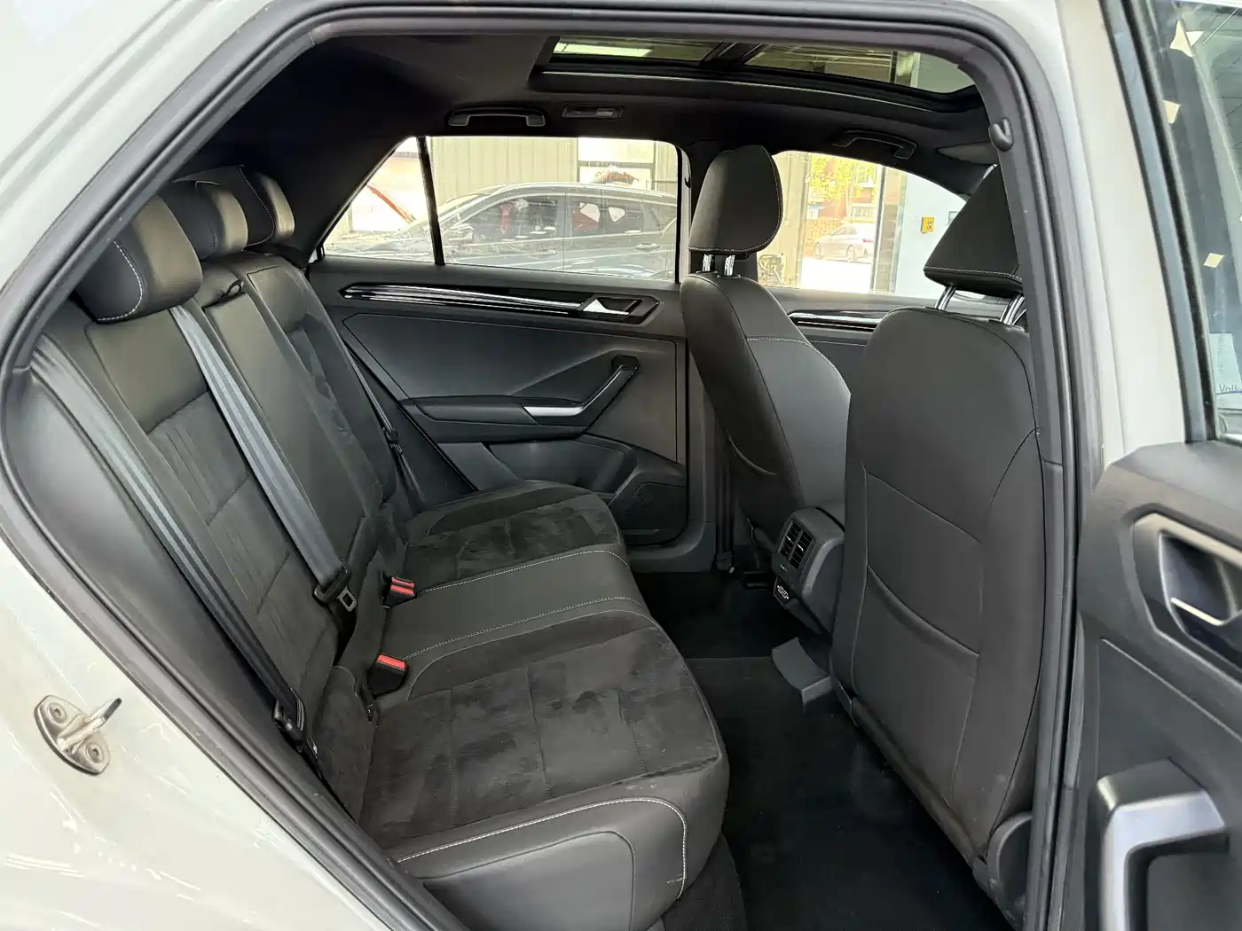 Volkswagen T-ROC 2021 Facelift 280TSI DSG 4WD Luxury Smart Connect Edition фото 22