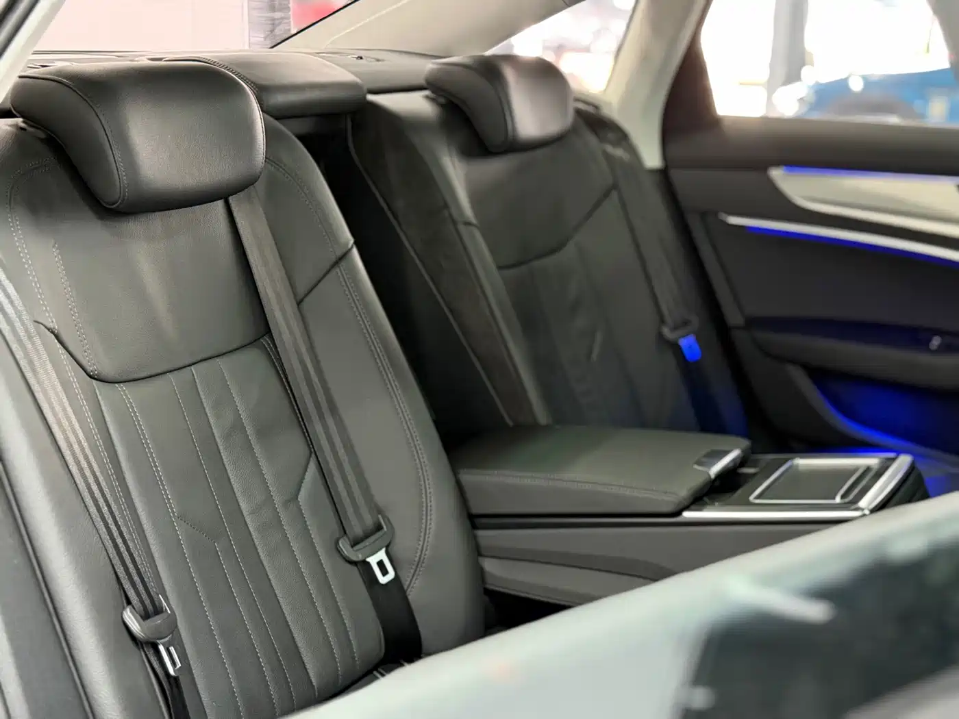 Фото 27 - Audi A6L
