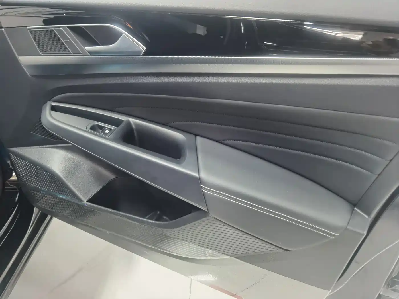 Volkswagen Passat 2025 2024 330TSI Starlight Elite Edition