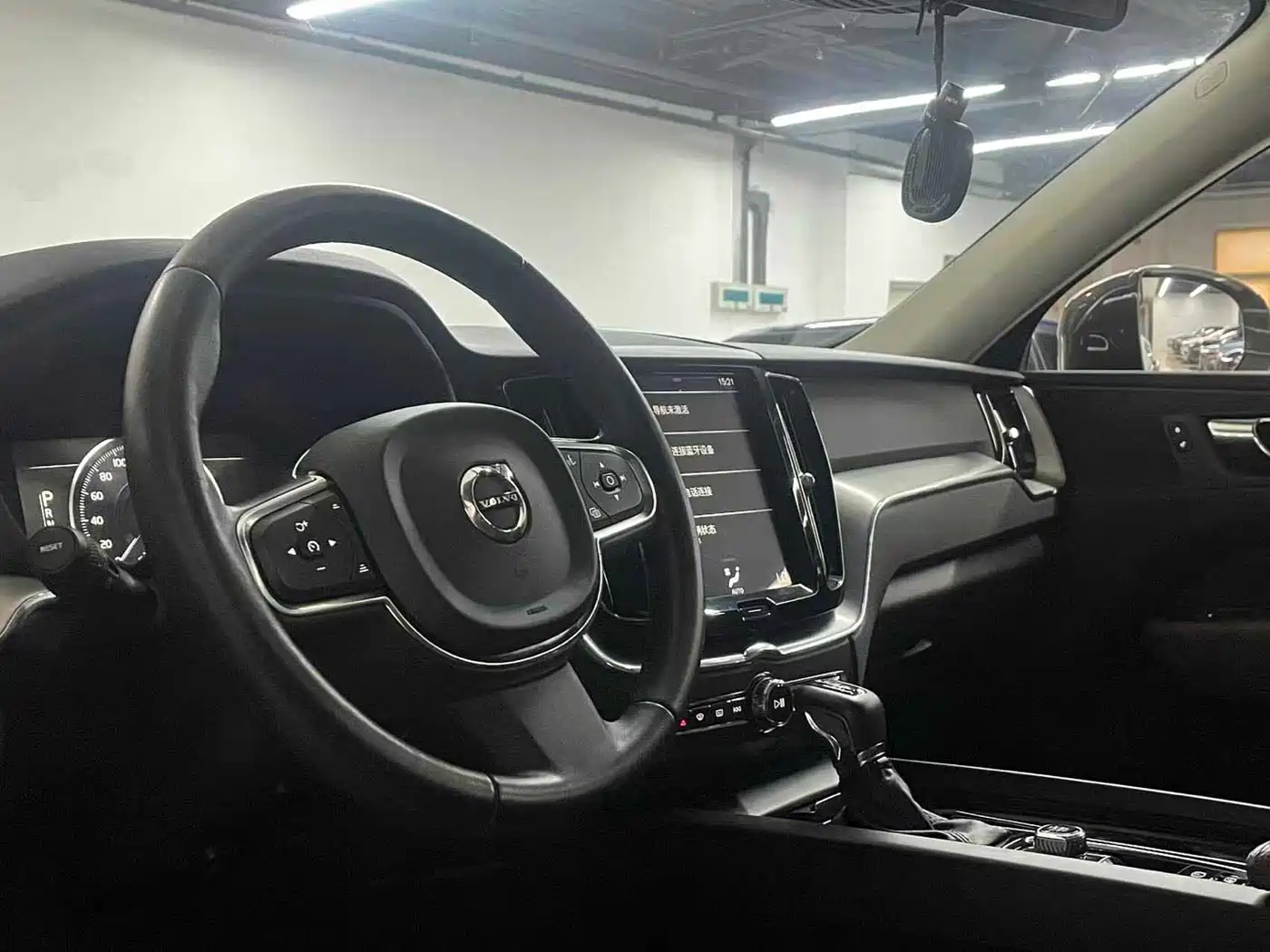 Фото 6 - Volvo XC60
