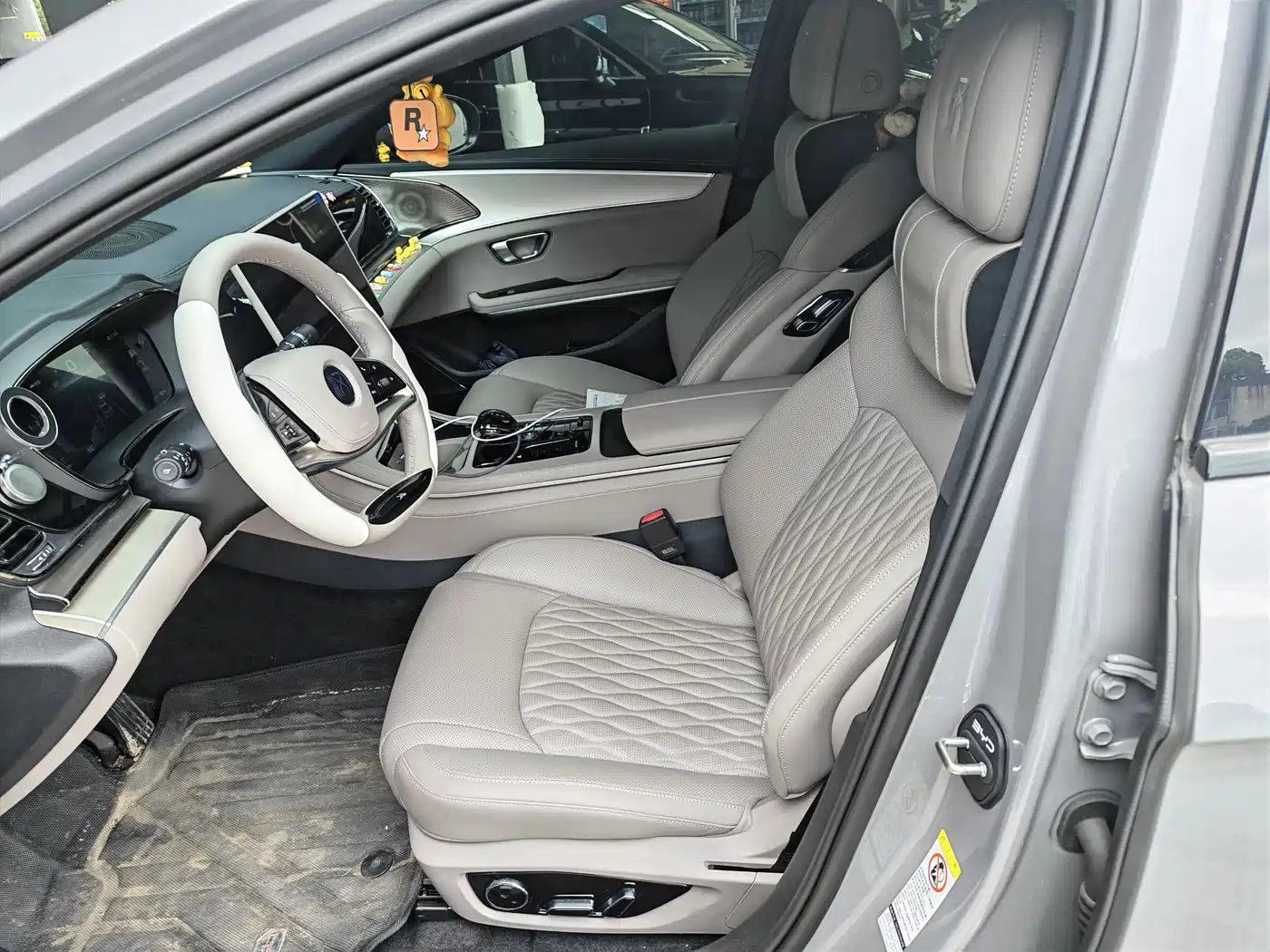 BYD Han 2025 DM-i 125KM Elite фото 6