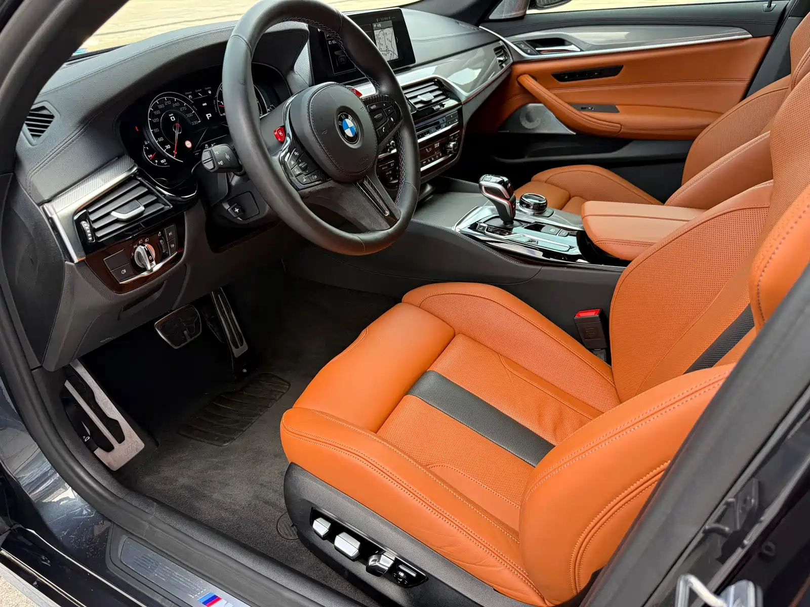 Фото 13 - BMW M5