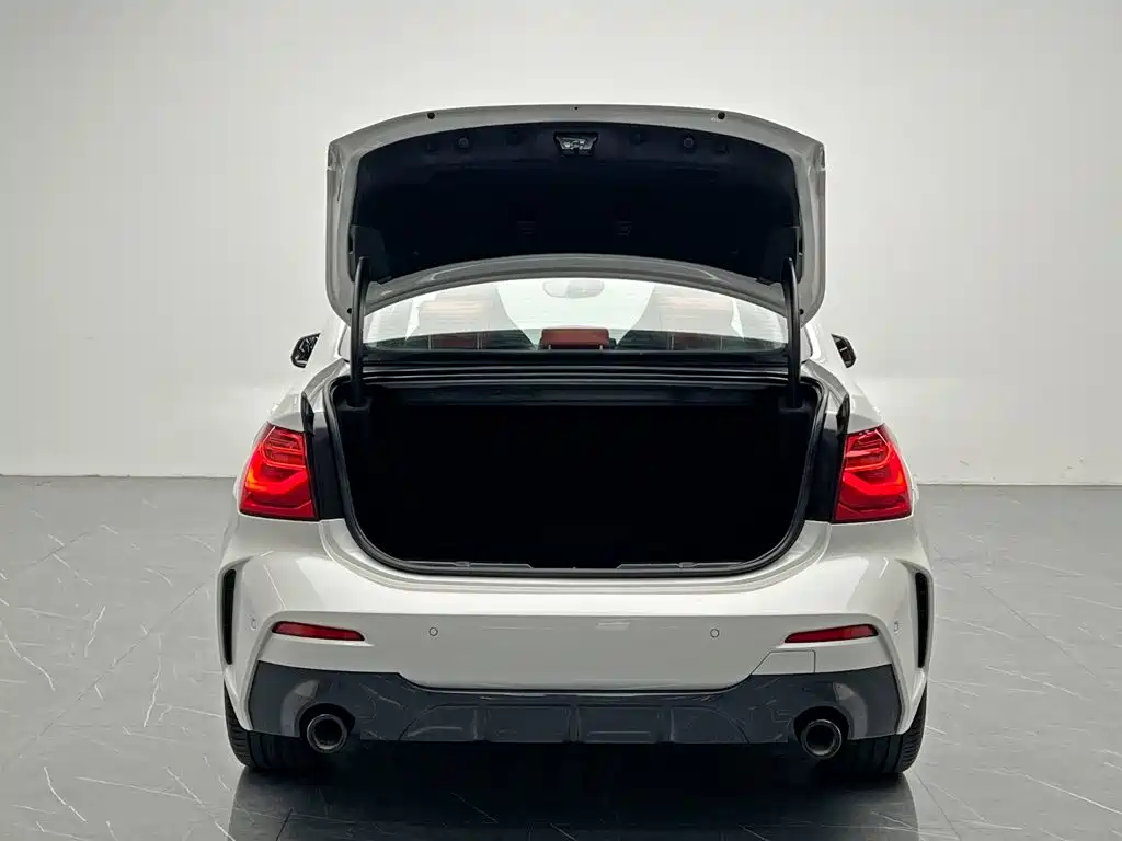 Фото 10 - BMW 1 Series