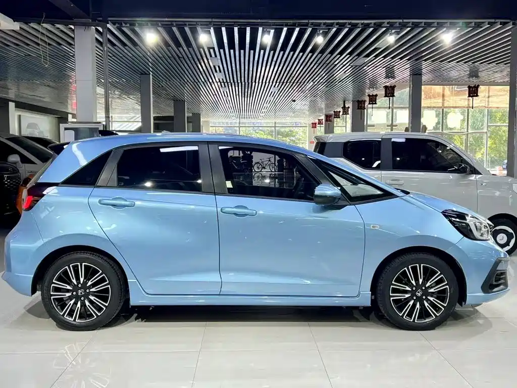 Фото 13 - Honda Fit