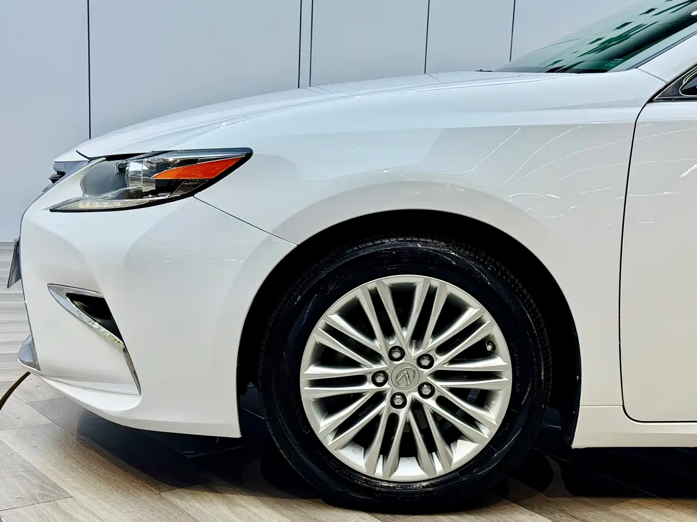 Lexus ES 2015 200 Elite Edition фото 26