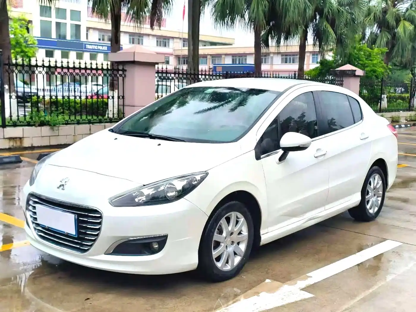 Peugeot 308 2014 Model Joy Edition Classic 1.6L Automatic Superior Style