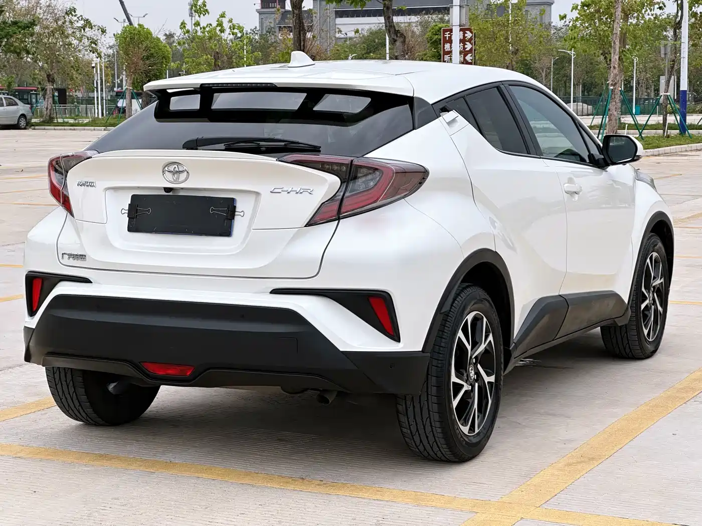 Toyota C-HR 2018 2.0L Luxury Edition China V фото 9