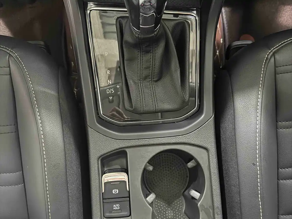Фото 12 - Volkswagen Touran