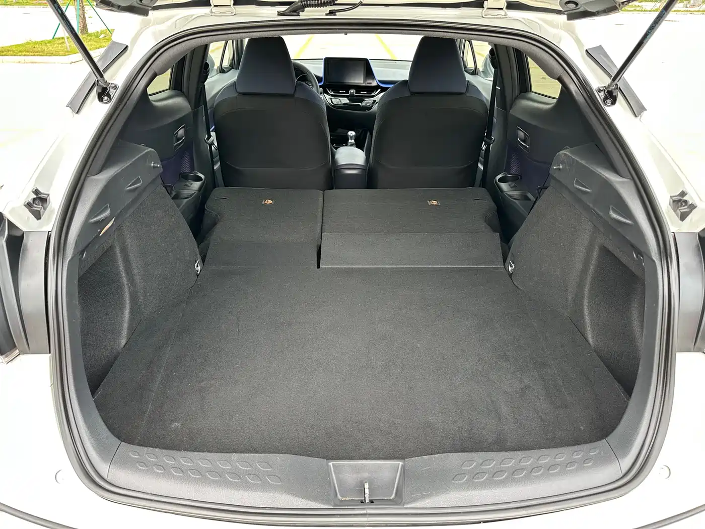 Toyota C-HR 2018 2.0L Luxury Edition China V фото 38