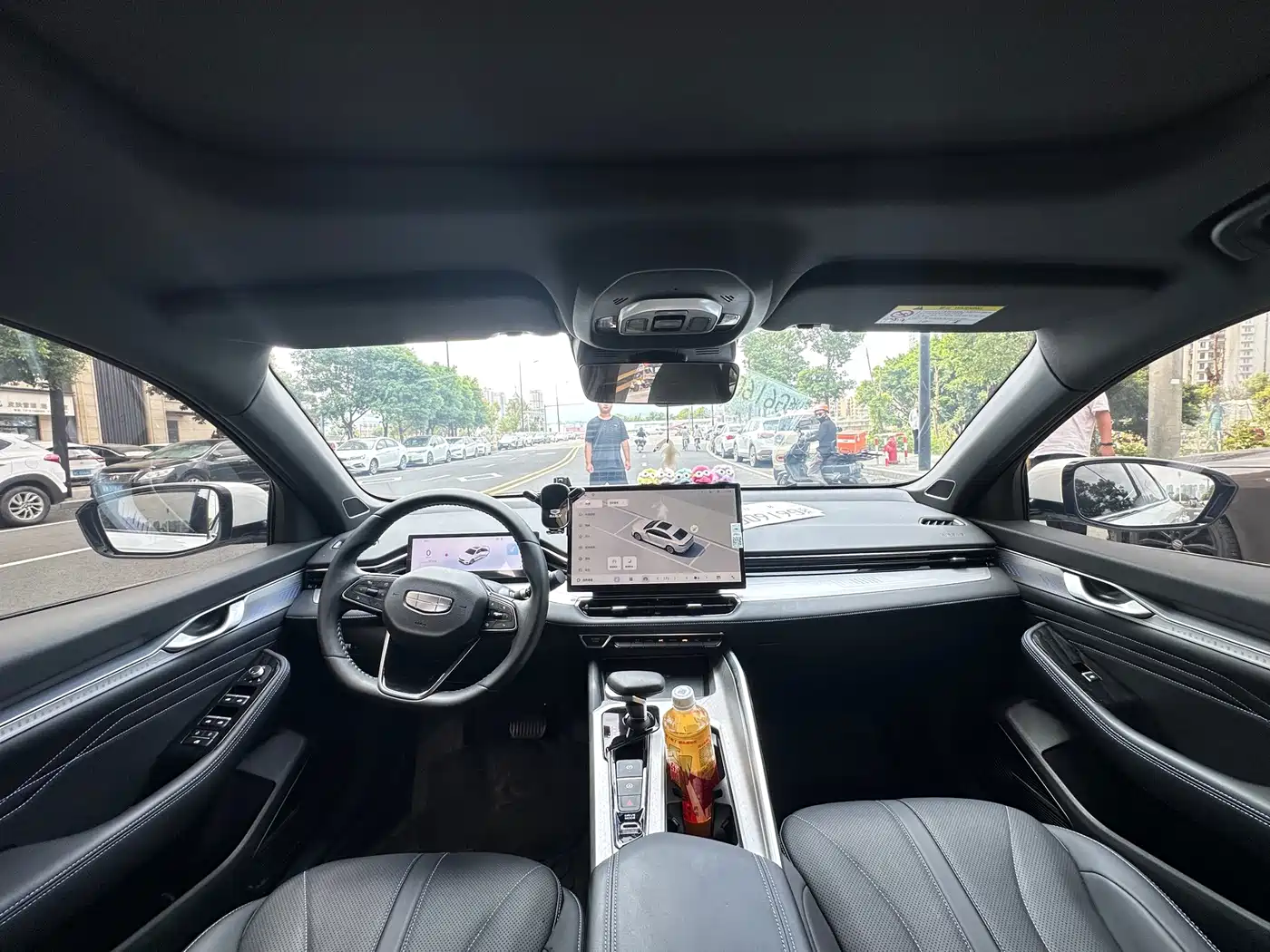Фото 8 - Geely Preface