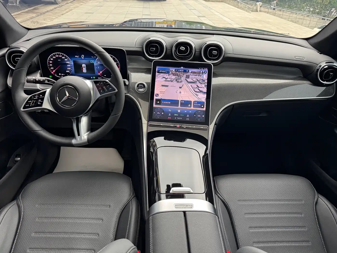 Mercedes-Benz GLC 2023 GLC 260 L 4MATIC Sport 5-seater фото 6