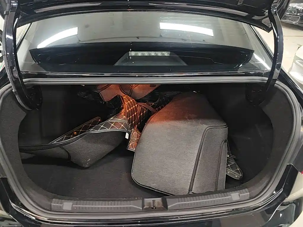 Volkswagen Lavida 2022 1.5L Auto Comfort Edition фото 19