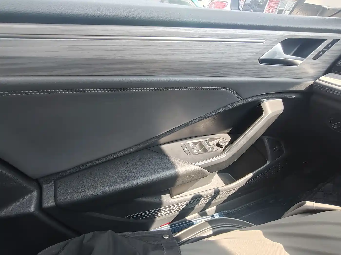 Volkswagen Sagitar 2023 Model Year 280TSI DSG Surpass Edition фото 14