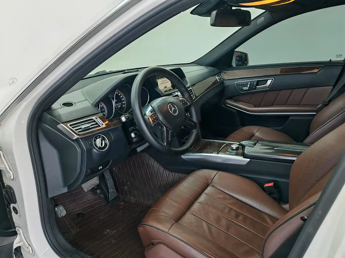 Mercedes-Benz E-Class 2015 E 320 L фото 10