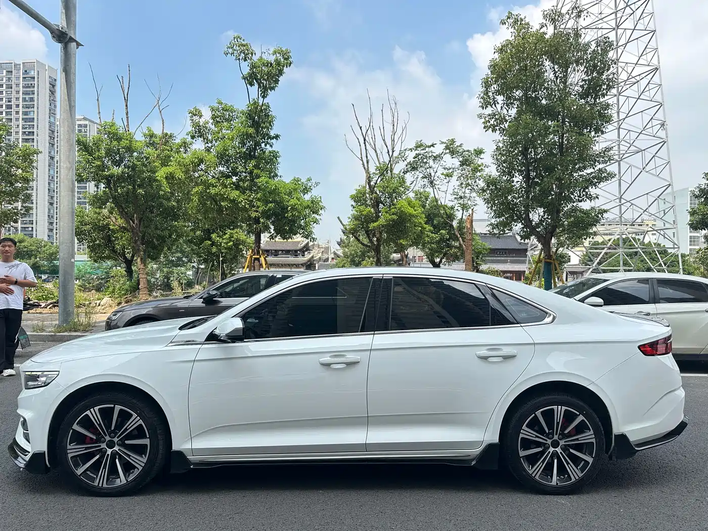Фото 3 - Geely Preface