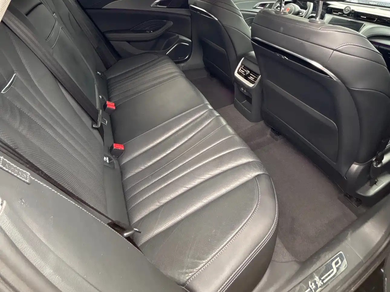 Hongqi H5 2023 2.0T Auto Smart Connect Flag Enjoy фото 16