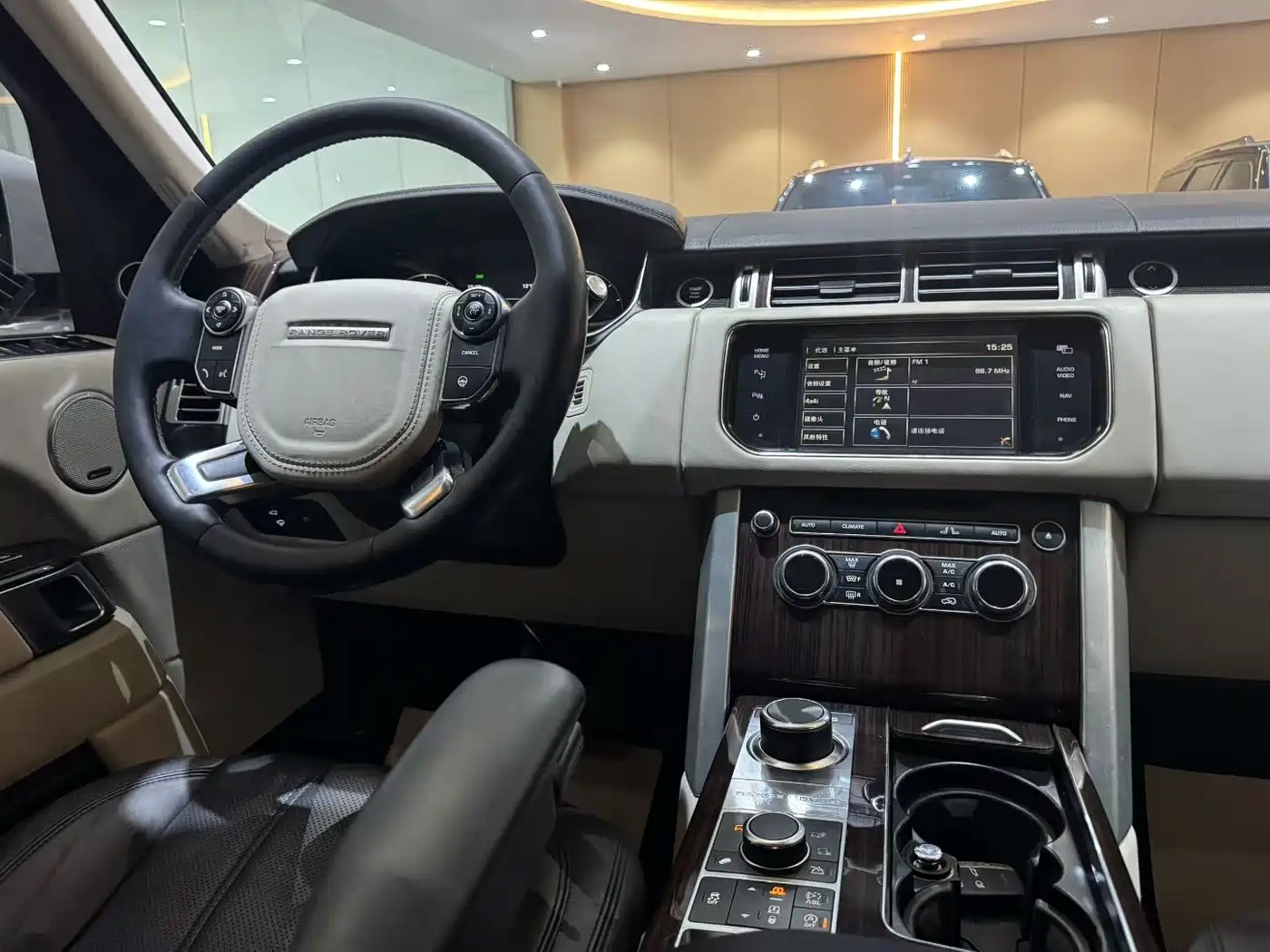 Land Rover Range Rover 2014 3.0 SC V6 Vogue фото 3