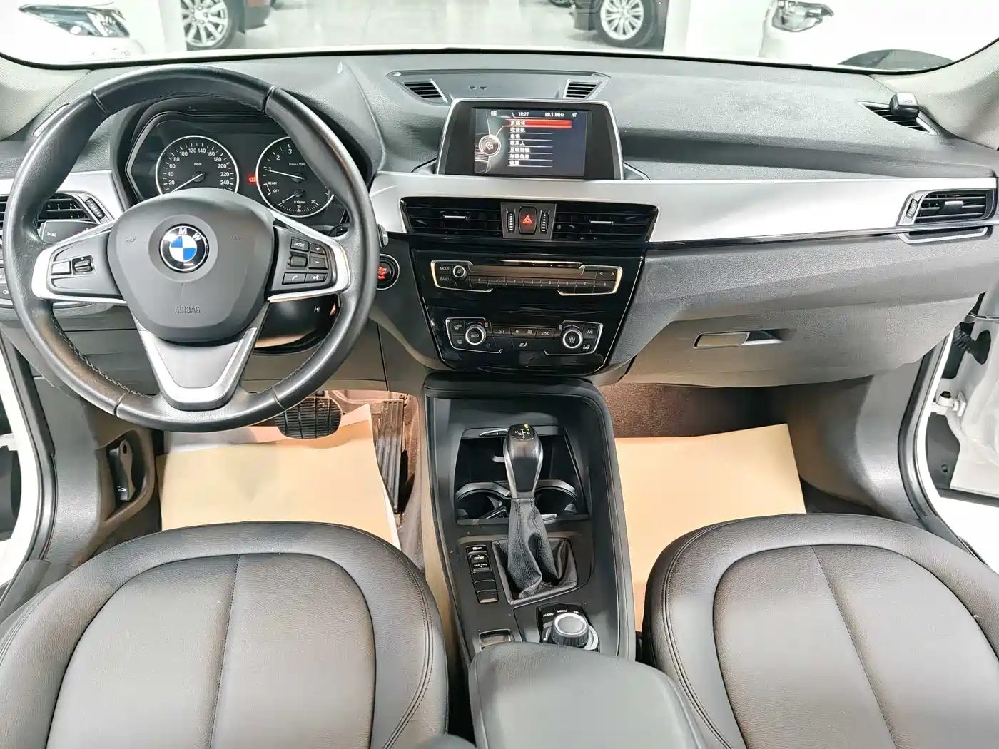 BMW X1 2016 sDrive18Li Fashion Model фото 7