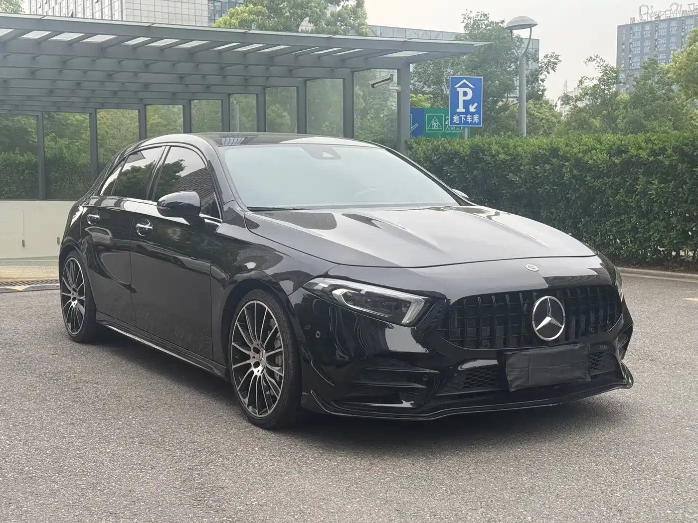 Mercedes-Benz A-Class AMG (Import) 2023 AMG A 35 4MATIC фото 3