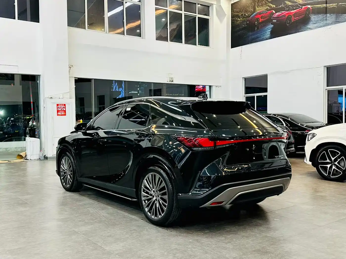 Lexus RX 2025 350h 4WD Premium Edition фото 4