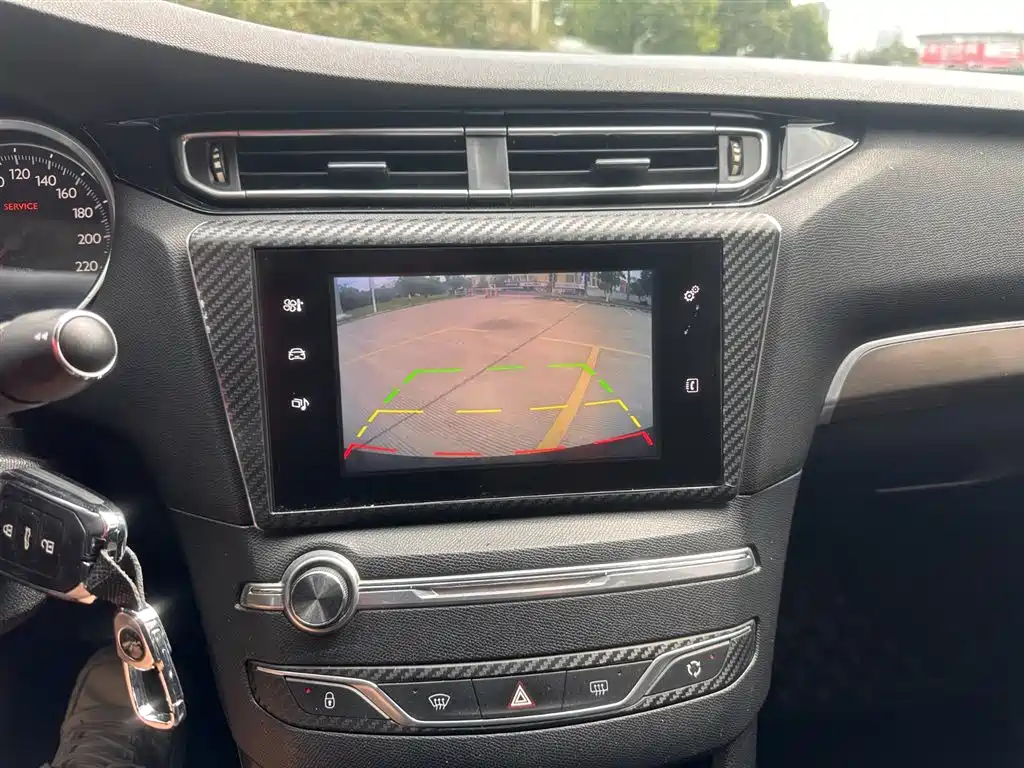 Peugeot 408 2015 Model 1.2T Automatic Luxury Edition фото 15