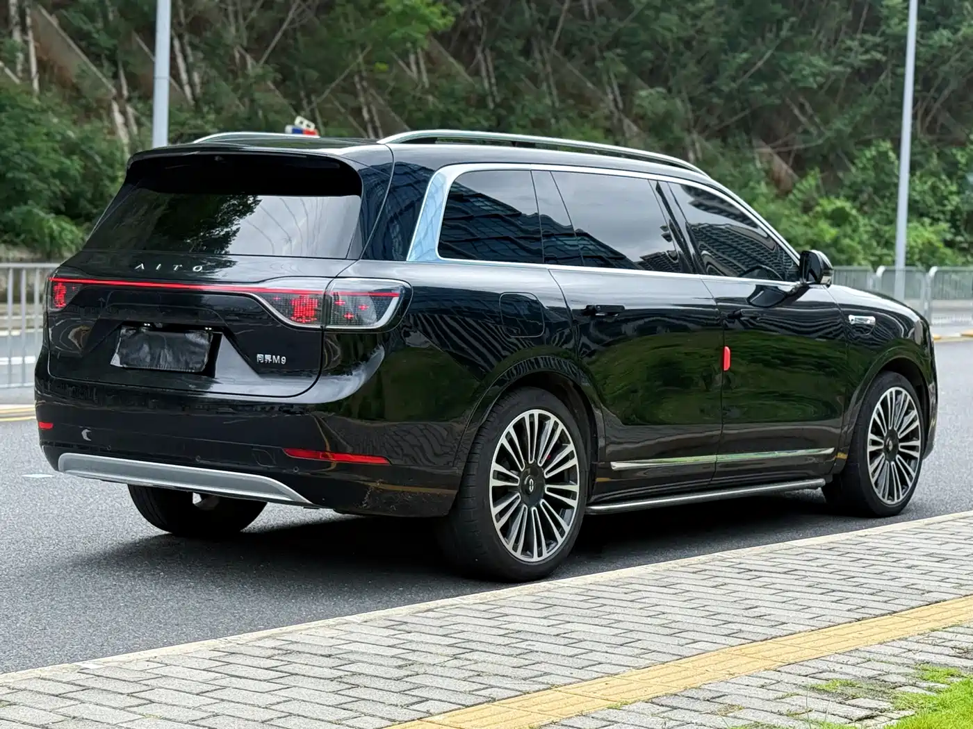 AITO Wenjie AITO M9 2024 Extended Range Ultra 42kWh 6-Seater фото 6