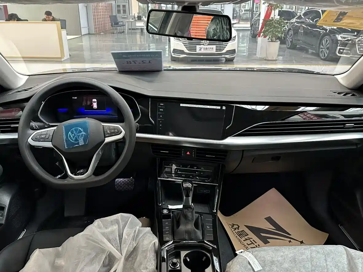 VOLKSWAGEN PASSAT NEW ENERGY