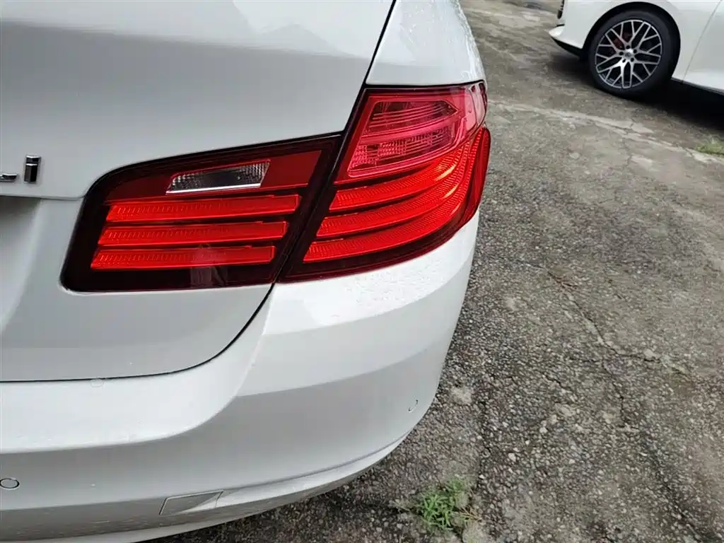 BMW 5 Series 2014 525Li Leading фото 8