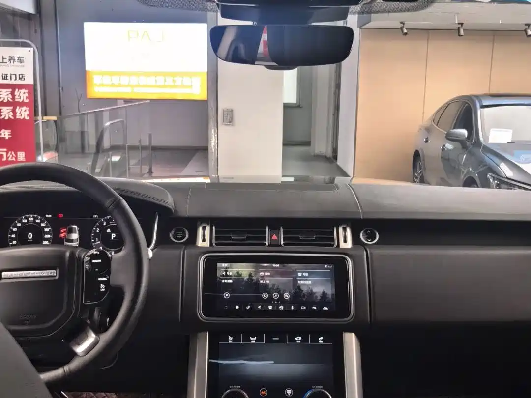 Land Rover Range Rover 2019 3.0 SCV6 Heritage Edition фото 13