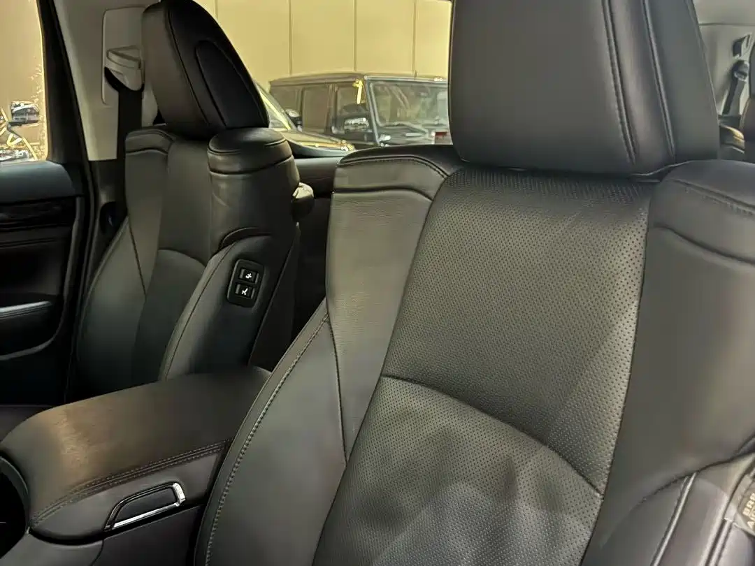 Toyota Vellfire 2021 Crown Hybrid 2.5L HV Luxury Edition фото 6