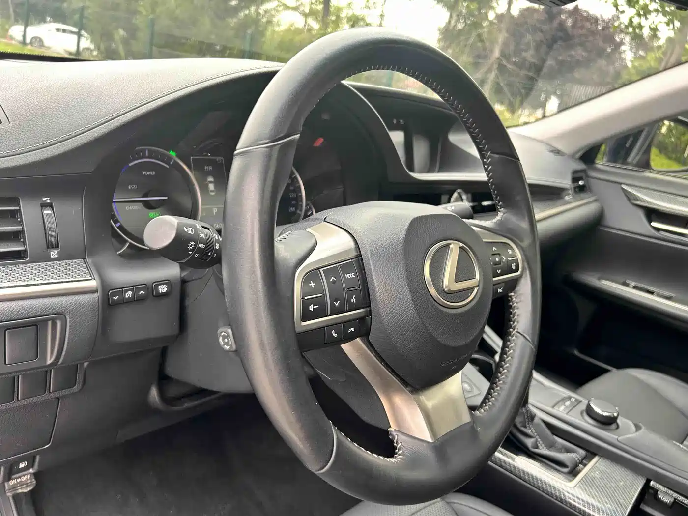 Lexus ES 2015 300h Comfort Edition фото 9