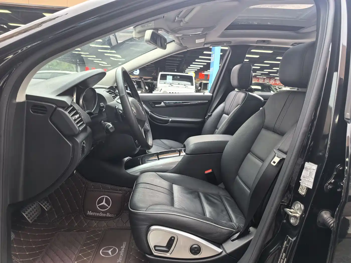 Mercedes-Benz R-Class 2017 R 320 4MATIC Business Collector's Edition фото 6
